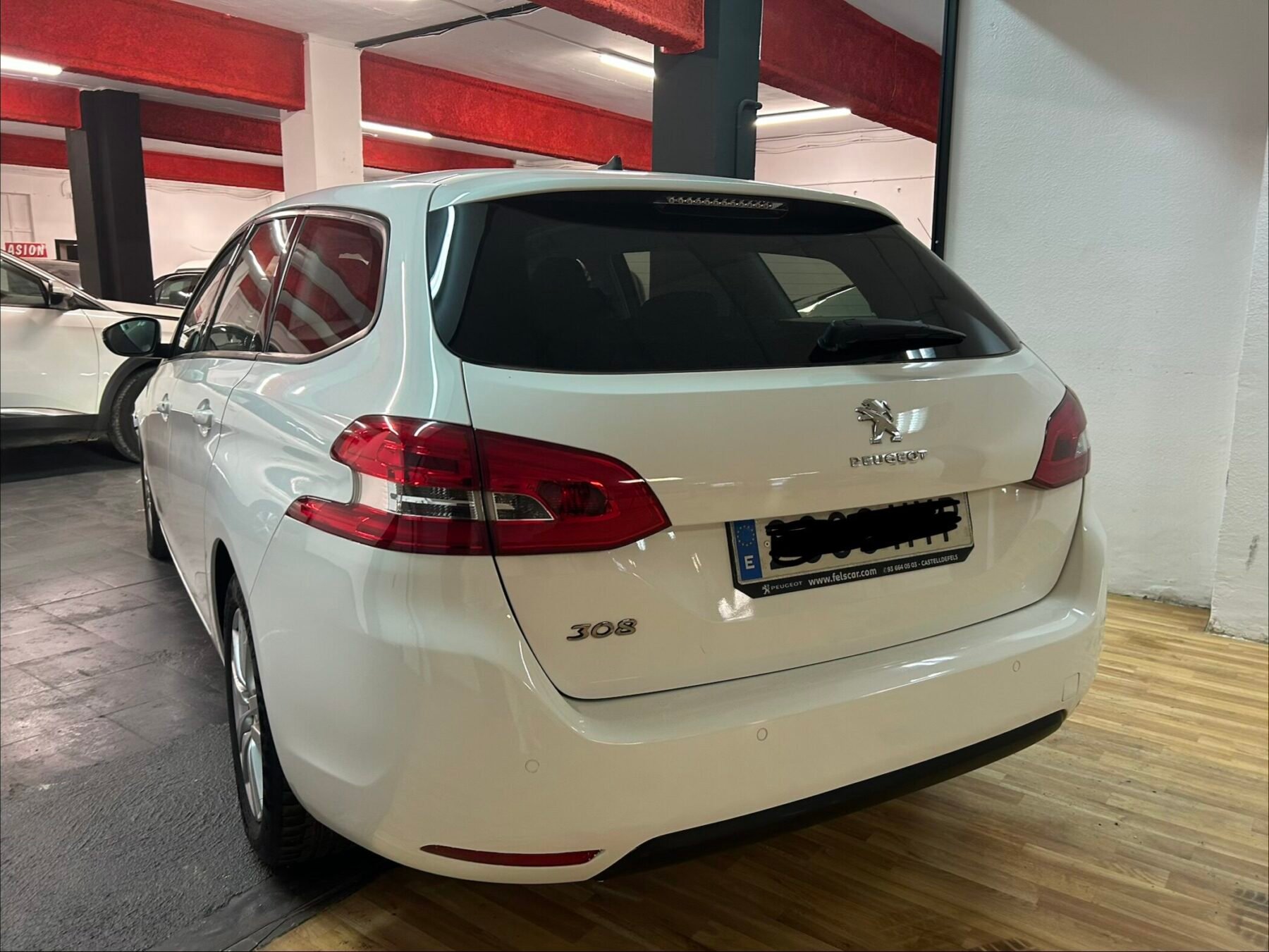 PEUGEOT 308