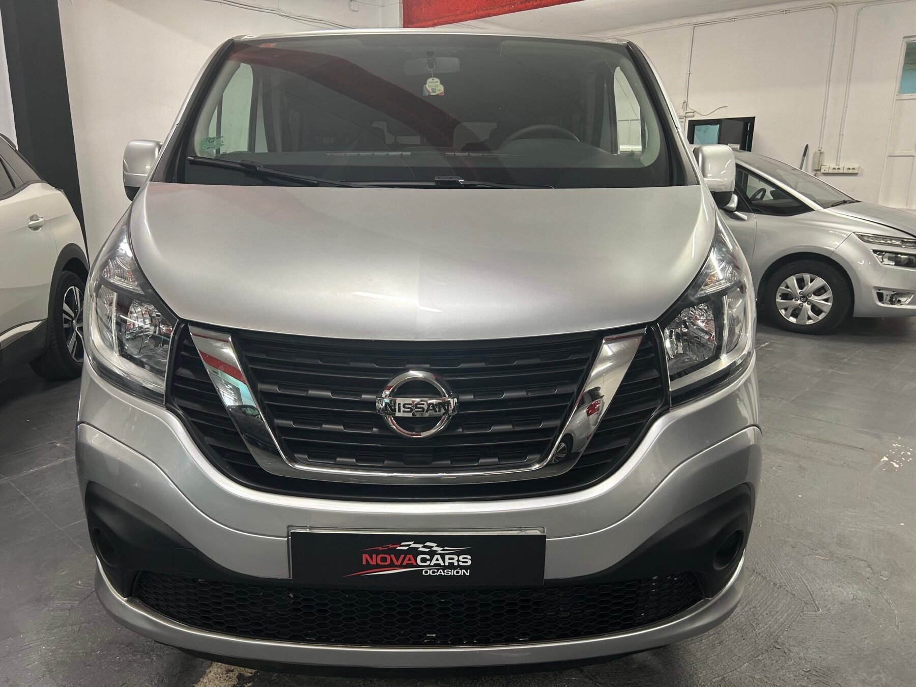 NISSAN NV300