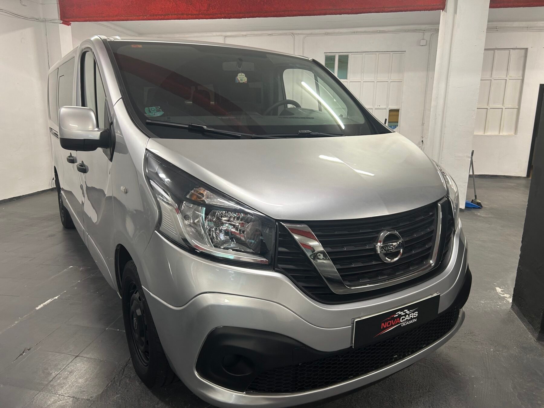 NISSAN NV300